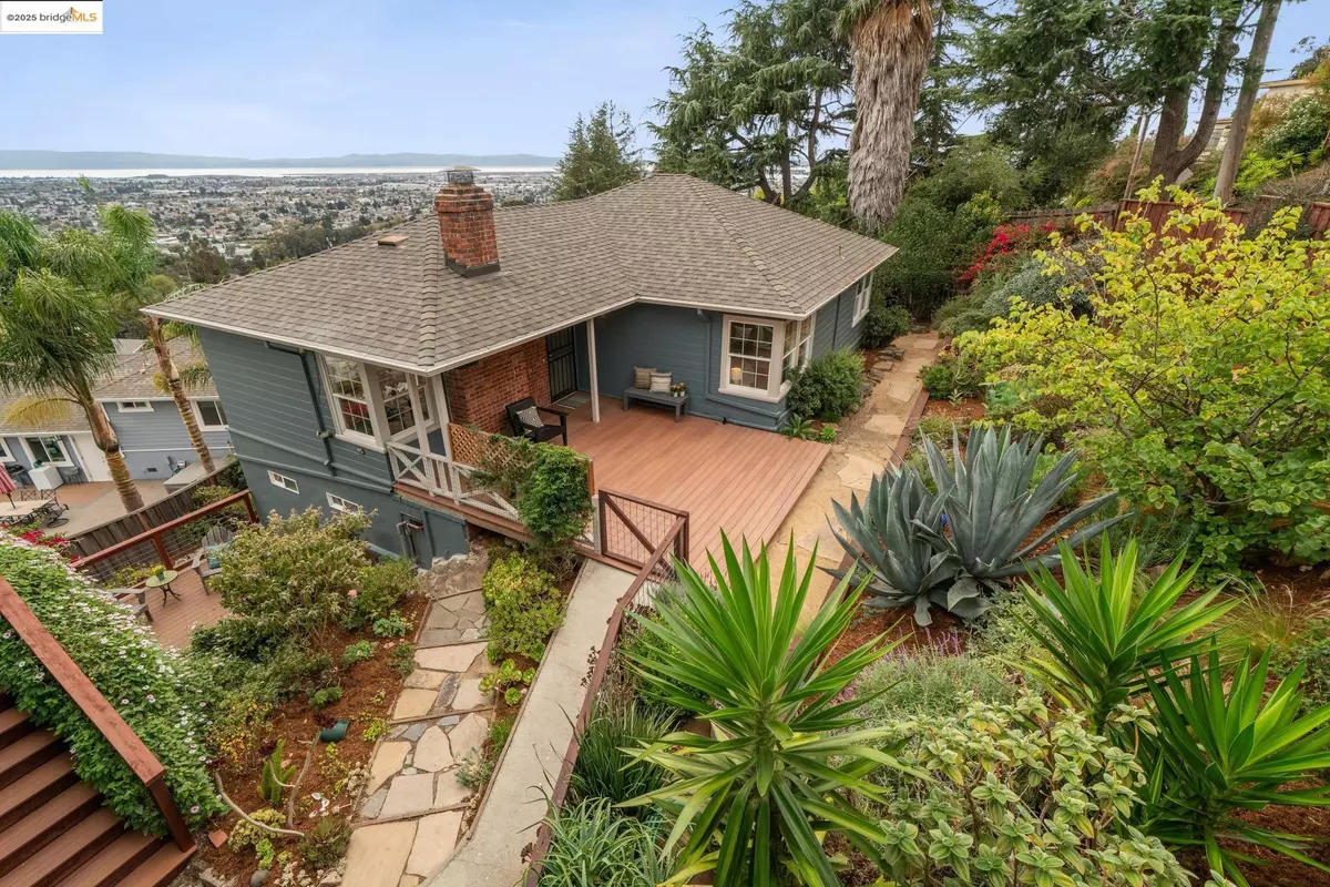 Oakland, CA 94605,8037 Mccormick Ave