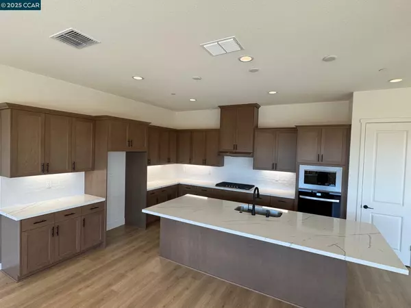 Lathrop, CA 95330,17585 Bushwick Lane