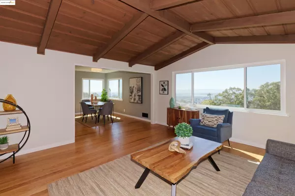 Oakland, CA 94602,2093 Braemar Rd