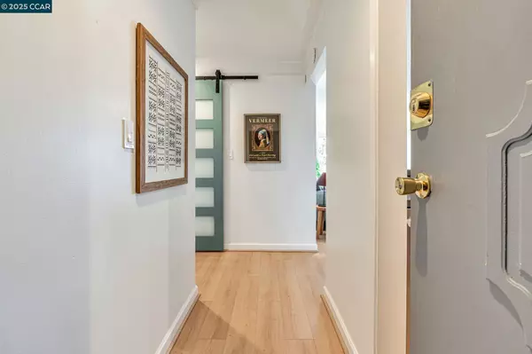 Oakland, CA 94610,233 Orange St #304