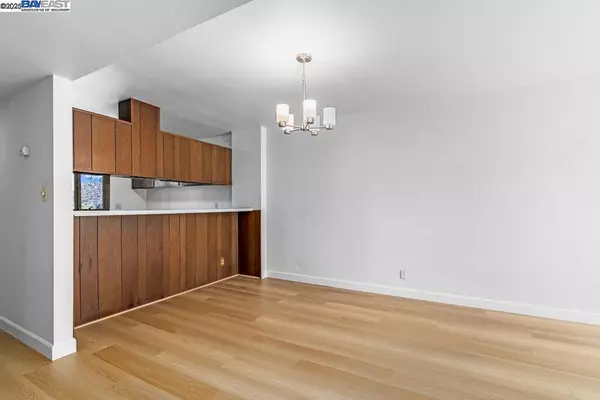 Alameda, CA 94502,1115 Camino Del Valle