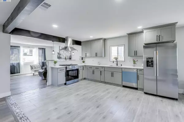 Martinez, CA 94553,2131 POMONA AVE