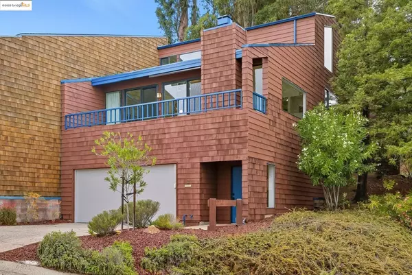 2 Sereno Circle, Oakland, CA 94619