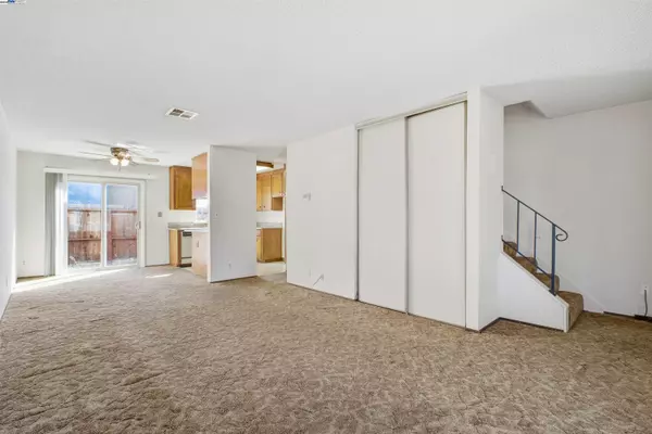 San Leandro, CA 94577,2246 Windlass Way