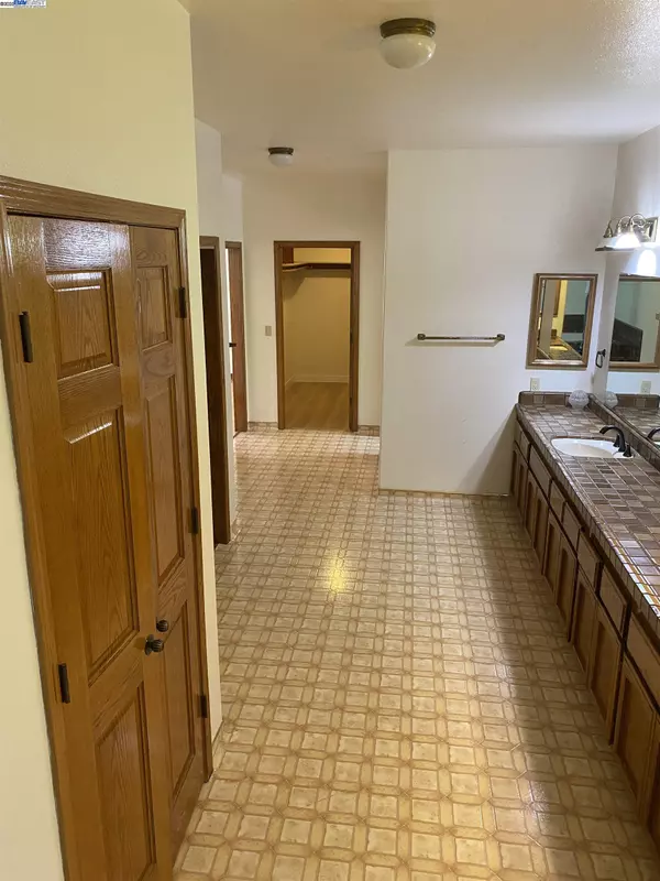 Pleasanton, CA 94588,11 Foothill Lane