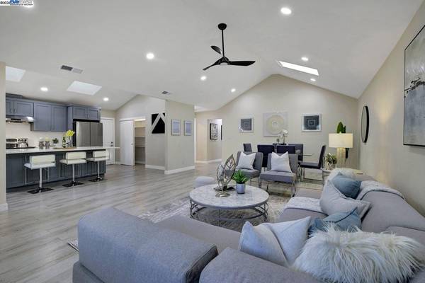 6140 Mayhews Landing Rd, Newark, CA 94560