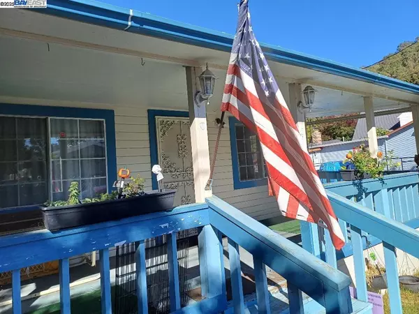 Oakland, CA 94605,Address not disclosed