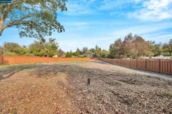 Alamo, CA 94507,0 Oak Road