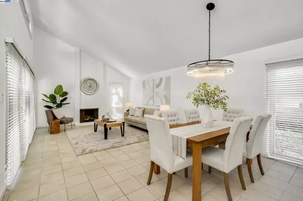 Alameda, CA 94502,3201 Fiji Lane