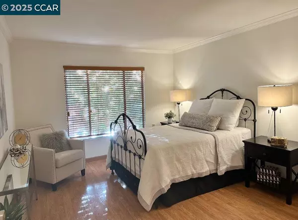 Walnut Creek, CA 94595,1400 Ptarmigan Dr #2