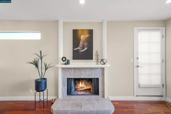 San Mateo, CA 94402,115 Hobart Ave #E