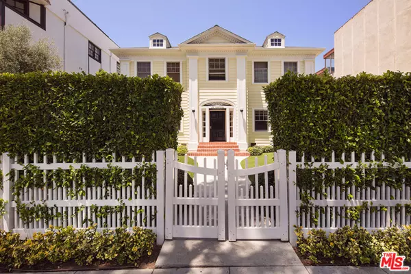 435 MONTANA Avenue #2Bed2Bath, Santa Monica, CA 90403