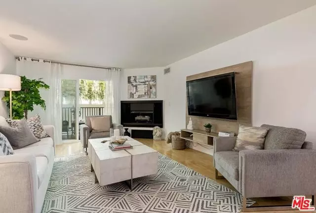 West Hollywood, CA 90069,1230 Horn Avenue #421