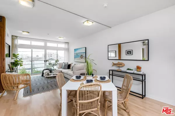 4215 GLENCOE Avenue #202, Marina Del Rey, CA 90292