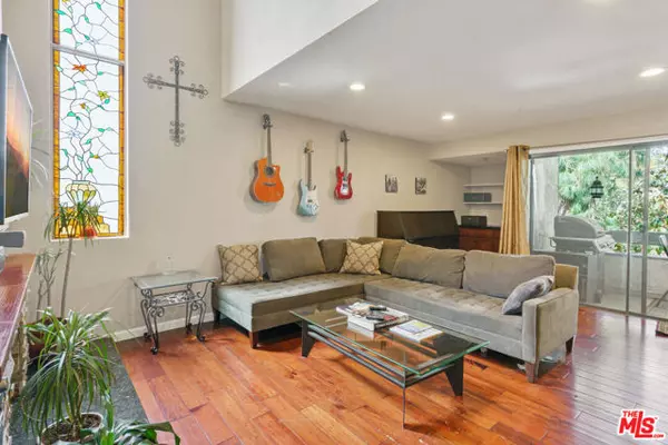 4425 WHITSETT Avenue #212, Studio City (los Angeles), CA 91604