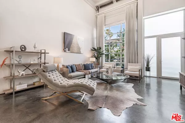 950 N ORANGE GROVE Avenue #2, West Hollywood, CA 90046