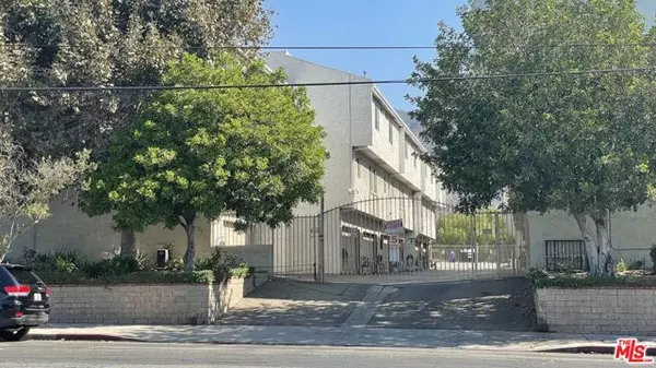 14293 Foothill Boulevard #18, Sylmar (los Angeles), CA 91342