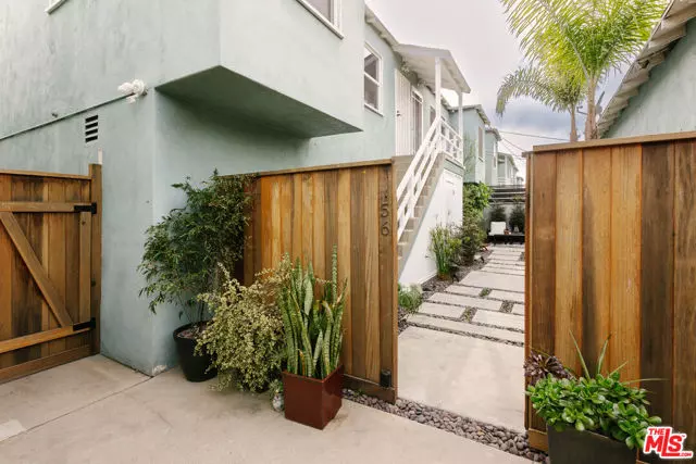 Santa Monica, CA 90405,2424 Oak Street #5