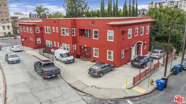 Los Angeles, CA 90068,6400 Dix Street