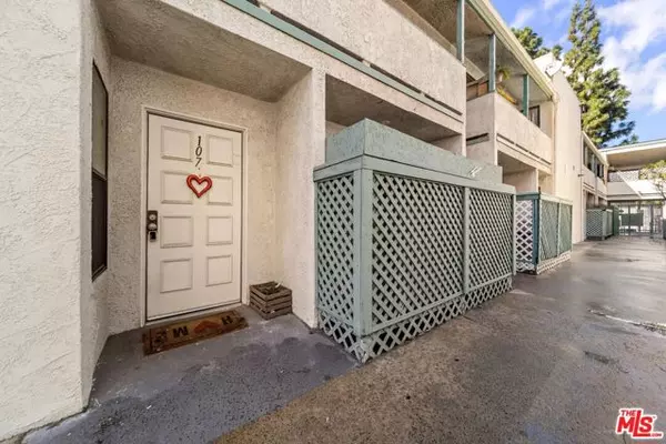 9038 Orion Avenue #107, North Hills (los Angeles), CA 91343