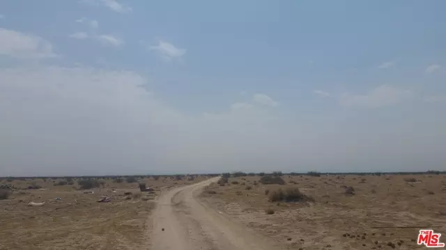 Palmdale, CA 93591,0 VAC/VIC 195 STE/AVE 06