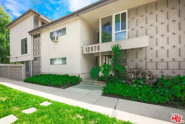 Studio City (los Angeles), CA 91604,12070 Woodbridge Street