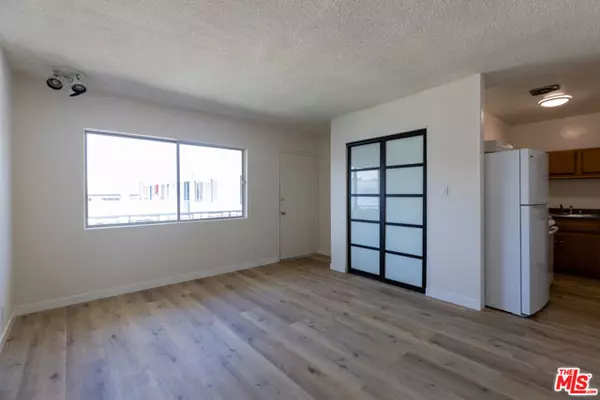 1295 FEDERAL Avenue #19, Los Angeles, CA 90025