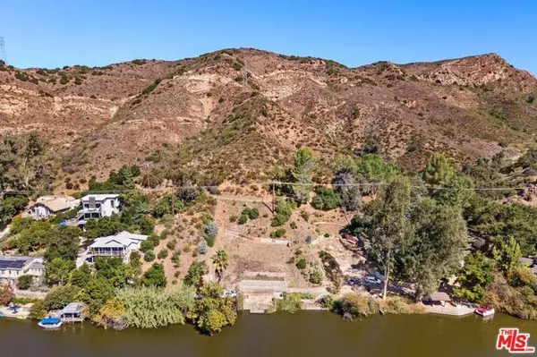 Agoura Hills, CA 91301,2040 E Lakeshore Drive