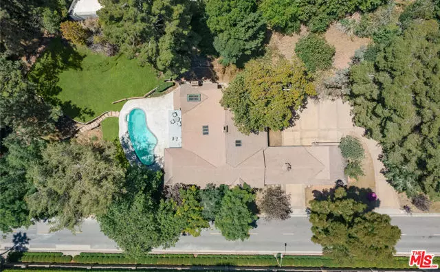 1119 Schuyler Road, Beverly Hills, CA 90210