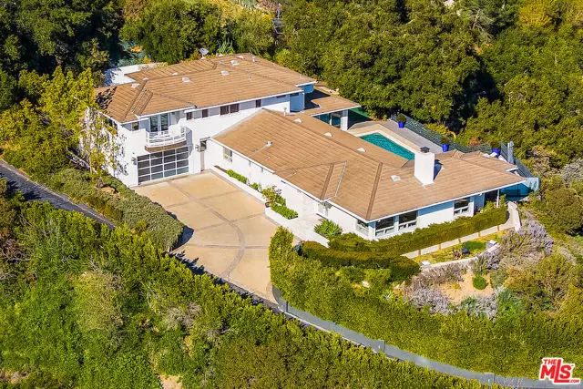 2547 Hutton Drive, Beverly Hills, CA 90210