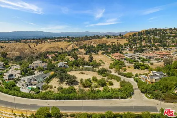 Granada Hills (los Angeles), CA 91344,18160 Knoll Hill