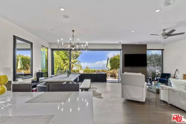 Malibu, CA 90265,18326 Clifftop Way