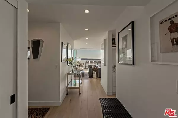 West Hollywood, CA 90069,8787 Shoreham Drive #1106