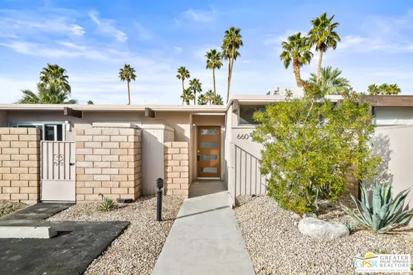 660 E Vista Chino, Palm Springs, CA 92262