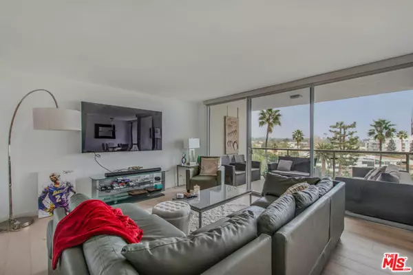 Santa Monica, CA 90402,201 Ocean Avenue #910P