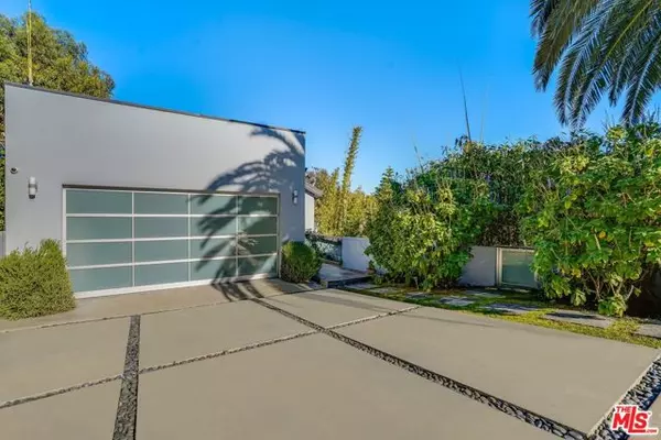 Malibu, CA 90265,28927 W Beach Lane