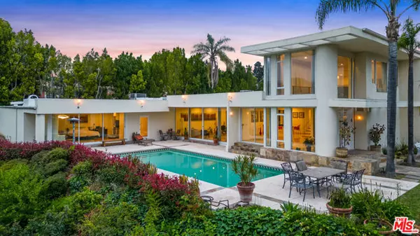 1030 Della Drive, Beverly Hills, CA 90210