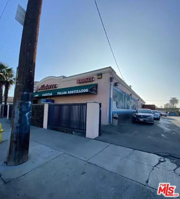 Compton, CA 90222,1709 N Willowbrook Avenue