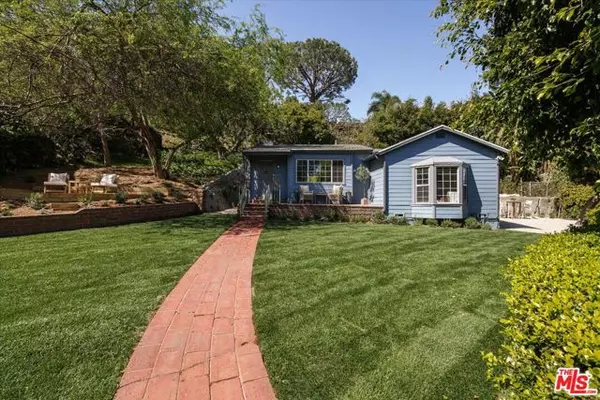 8983 Wonderland Avenue, Los Angeles, CA 90046