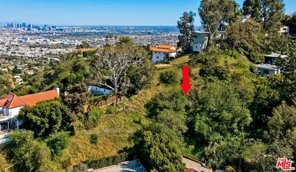 8246 Mannix Drive, Los Angeles, CA 90046