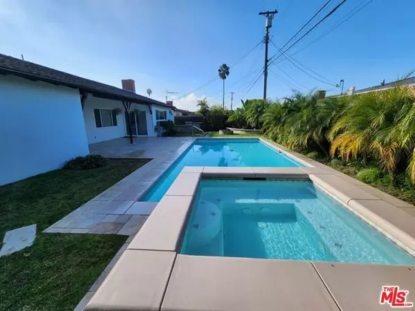 5905 S Chariton Avenue, Los Angeles, CA 90056