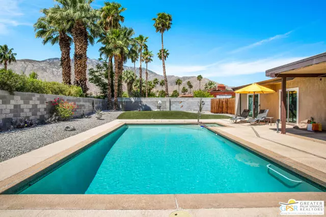 1081 E El Escudero, Palm Springs, CA 92262