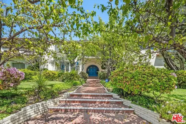 608 N Hillcrest Road, Beverly Hills, CA 90210