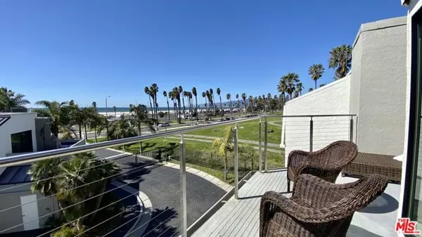 42 Sea Colony Drive, Santa Monica, CA 90405