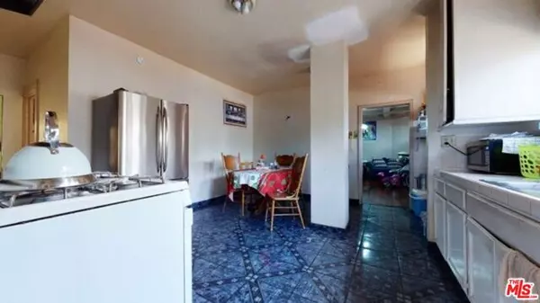 Los Angeles, CA 90037,4815 S Normandie Avenue