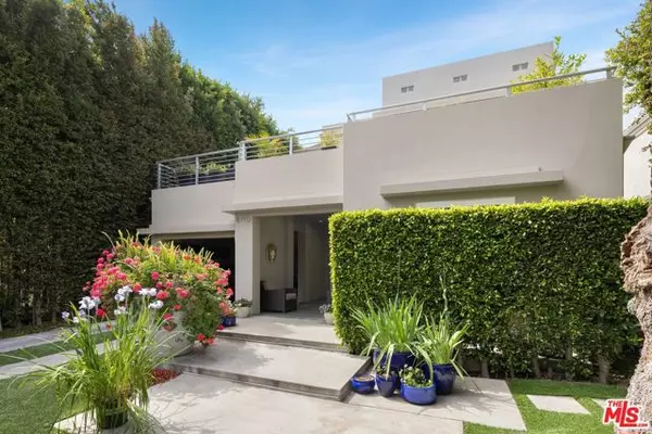 8719 Rosewood Avenue, West Hollywood, CA 90048