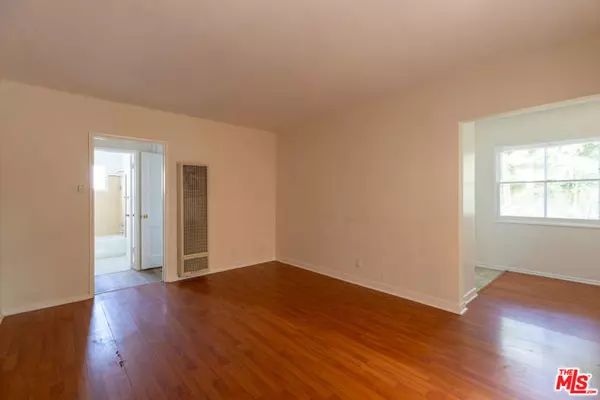 1314 S Barrington Avenue, Los Angeles, CA 90025