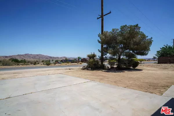 Joshua Tree, CA 92252,60325 Alta Loma Drive