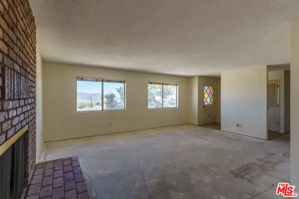 Joshua Tree, CA 92252,60325 Alta Loma Drive