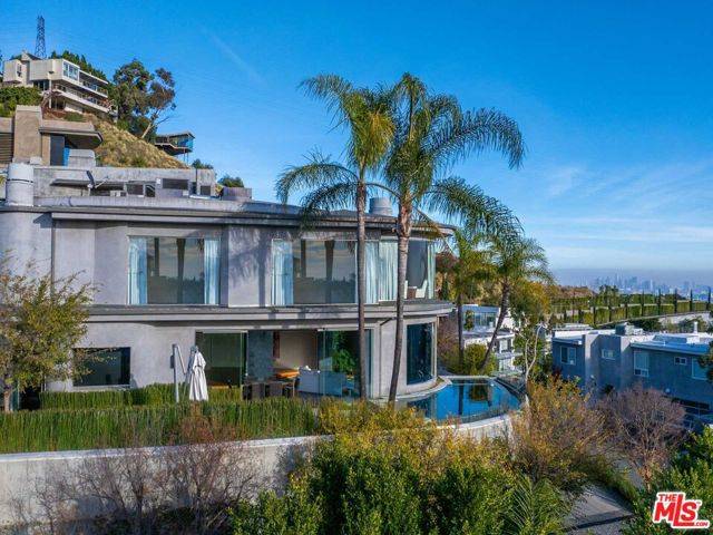 1750 Viewmont Drive, Los Angeles, CA 90069